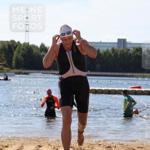 07.09.2025 - 19. Norderstedt Triathlon Luisa Fischer http://msf.ph/oto/8764124 07.09.2025 12:30:50 Schwimmen 222, 351 meine-sportfotos.de