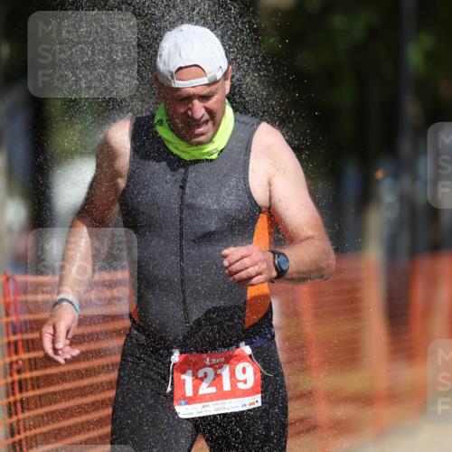 07.09.2025 - 19. Norderstedt Triathlon Michael Strokosch http://msf.ph/oto/8764155 07.09.2025 12:11:36 Laufen 719, 1219 meine-sportfotos.de