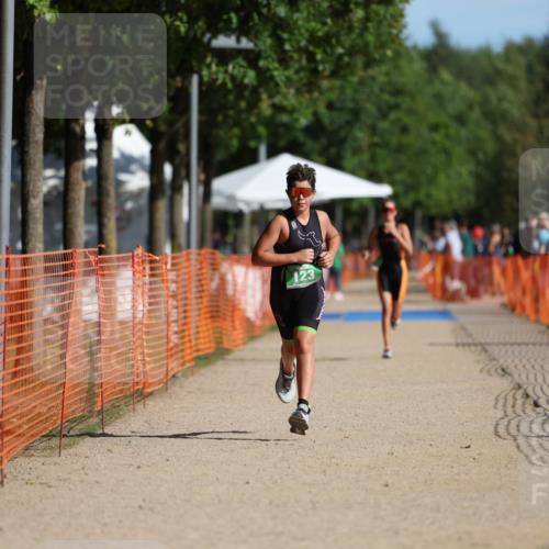 07.09.2025 - 19. Norderstedt Triathlon Michael Strokosch http://msf.ph/oto/8764165 07.09.2025 10:48:11 Laufen 123, 132, 1115 meine-sportfotos.de