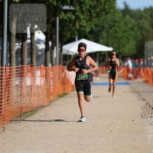 07.09.2025 - 19. Norderstedt Triathlon Michael Strokosch http://msf.ph/oto/8764179 07.09.2025 10:48:11 Laufen 123, 132, 1115 meine-sportfotos.de