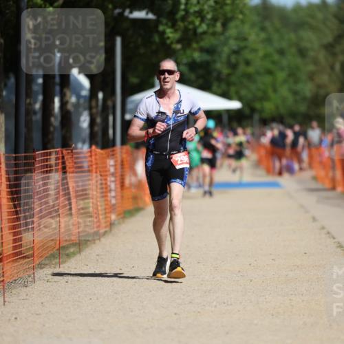 07.09.2025 - 19. Norderstedt Triathlon Michael Strokosch http://msf.ph/oto/8764235 07.09.2025 12:12:06 Laufen 296 meine-sportfotos.de