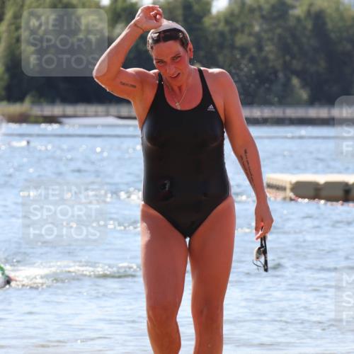 07.09.2025 - 19. Norderstedt Triathlon Luisa Fischer http://msf.ph/oto/8764236 07.09.2025 12:31:21 Schwimmen 166, 745 meine-sportfotos.de