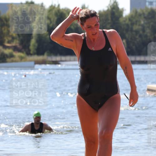 07.09.2025 - 19. Norderstedt Triathlon Luisa Fischer http://msf.ph/oto/8764248 07.09.2025 12:31:21 Schwimmen 166, 745 meine-sportfotos.de