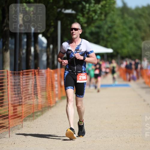 07.09.2025 - 19. Norderstedt Triathlon Michael Strokosch http://msf.ph/oto/8764254 07.09.2025 12:12:07 Laufen 296 meine-sportfotos.de