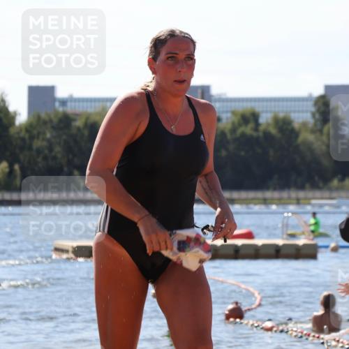 07.09.2025 - 19. Norderstedt Triathlon Luisa Fischer http://msf.ph/oto/8764279 07.09.2025 12:31:23 Schwimmen 745 meine-sportfotos.de
