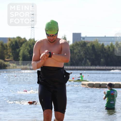 07.09.2025 - 19. Norderstedt Triathlon Luisa Fischer http://msf.ph/oto/8764342 07.09.2025 12:31:34 Schwimmen 142, 745 meine-sportfotos.de