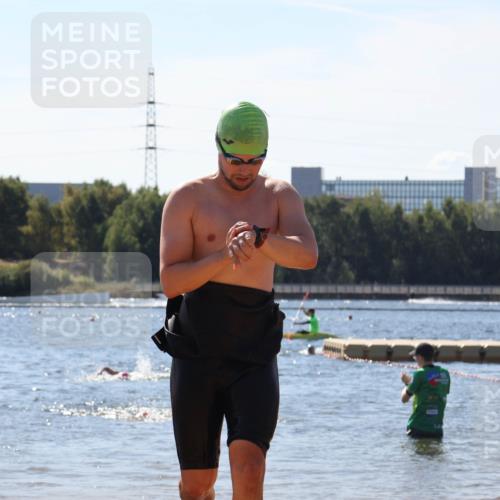 07.09.2025 - 19. Norderstedt Triathlon Luisa Fischer http://msf.ph/oto/8764352 07.09.2025 12:31:35 Schwimmen 142, 745 meine-sportfotos.de