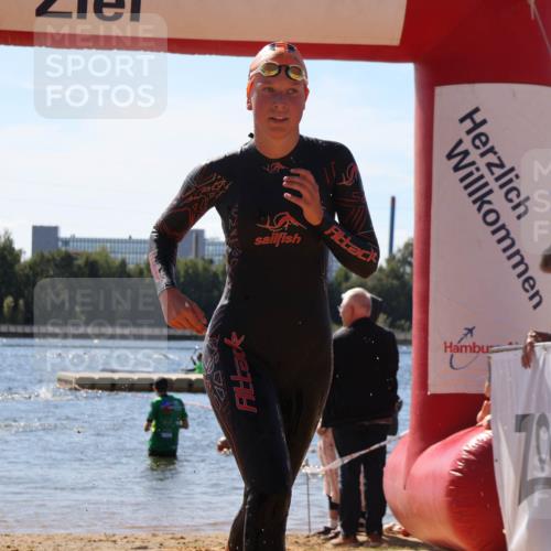 07.09.2025 - 19. Norderstedt Triathlon Luisa Fischer http://msf.ph/oto/8764414 07.09.2025 12:31:51 Schwimmen 346 meine-sportfotos.de