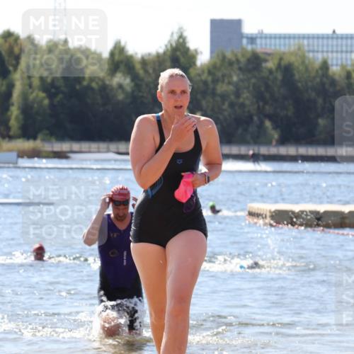 07.09.2025 - 19. Norderstedt Triathlon Luisa Fischer http://msf.ph/oto/8764427 07.09.2025 12:32:08 Schwimmen 179 meine-sportfotos.de