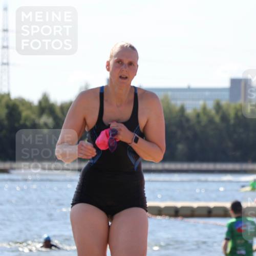 07.09.2025 - 19. Norderstedt Triathlon Luisa Fischer http://msf.ph/oto/8764459 07.09.2025 12:32:10 Schwimmen 179, 1388 meine-sportfotos.de