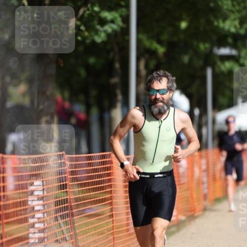 07.09.2025 - 19. Norderstedt Triathlon Michael Strokosch http://msf.ph/oto/8764510 07.09.2025 11:31:19 Laufen 196, 1171, 1198 meine-sportfotos.de