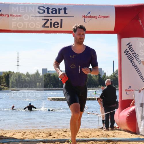 07.09.2025 - 19. Norderstedt Triathlon Luisa Fischer http://msf.ph/oto/8764529 07.09.2025 12:32:15 Schwimmen 179, 1388 meine-sportfotos.de