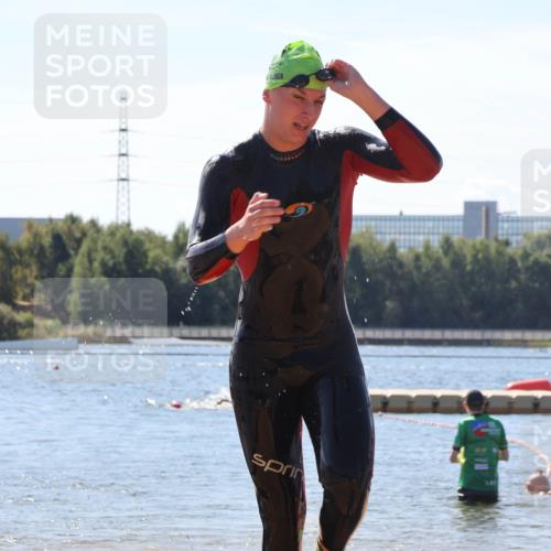 07.09.2025 - 19. Norderstedt Triathlon Luisa Fischer http://msf.ph/oto/8764590 07.09.2025 12:32:53 Schwimmen 327 meine-sportfotos.de