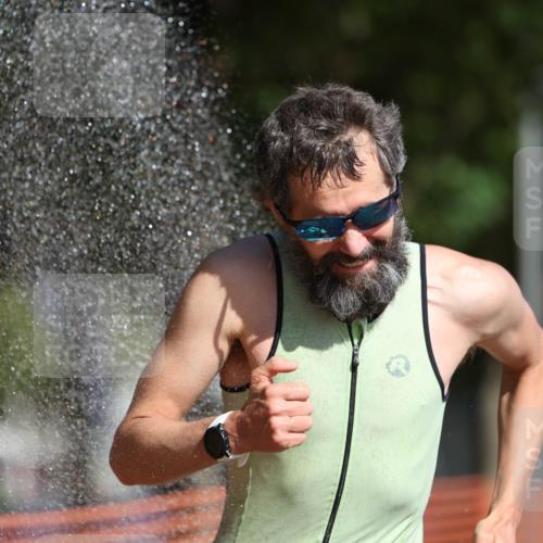 07.09.2025 - 19. Norderstedt Triathlon Michael Strokosch http://msf.ph/oto/8764598 07.09.2025 11:31:21 Laufen 196, 1160, 1198 meine-sportfotos.de