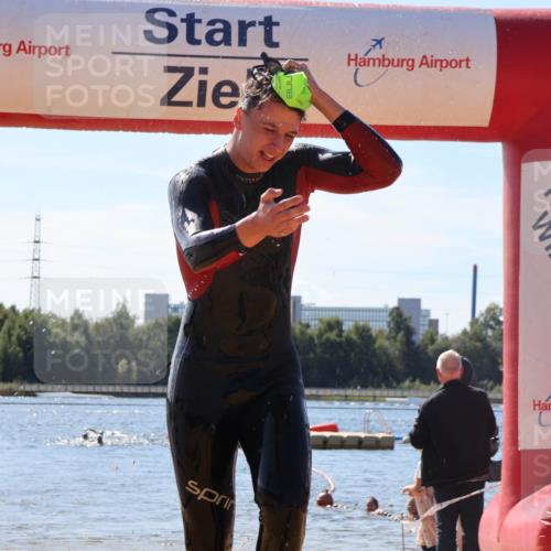 07.09.2025 - 19. Norderstedt Triathlon Luisa Fischer http://msf.ph/oto/8764605 07.09.2025 12:32:53 Schwimmen 327 meine-sportfotos.de