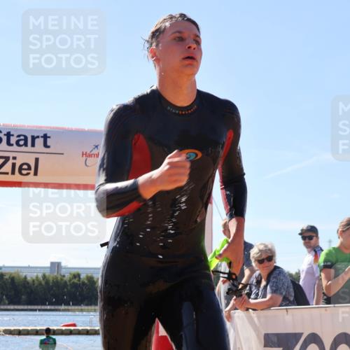 07.09.2025 - 19. Norderstedt Triathlon Luisa Fischer http://msf.ph/oto/8764613 07.09.2025 12:32:54 Schwimmen 327 meine-sportfotos.de
