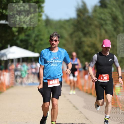 07.09.2025 - 19. Norderstedt Triathlon Michael Strokosch http://msf.ph/oto/8764622 07.09.2025 12:12:46 Laufen 136, 800, 846 meine-sportfotos.de
