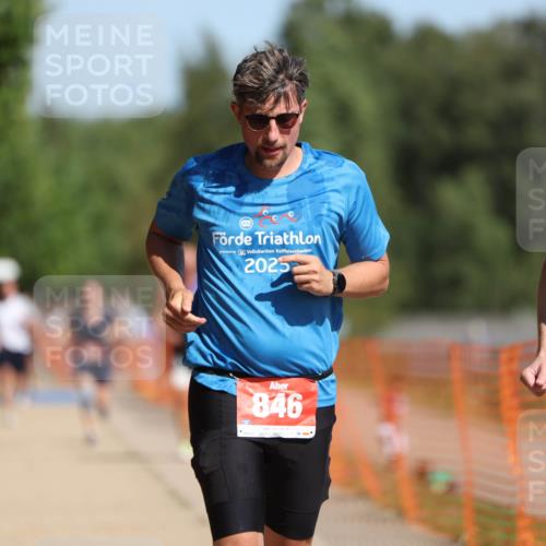 07.09.2025 - 19. Norderstedt Triathlon Michael Strokosch http://msf.ph/oto/8764662 07.09.2025 12:12:48 Laufen 136, 800, 846 meine-sportfotos.de
