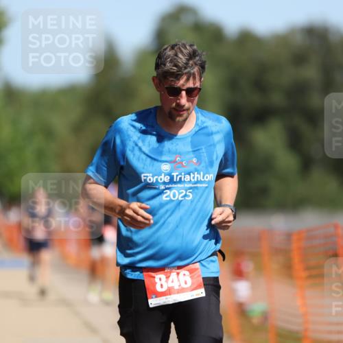07.09.2025 - 19. Norderstedt Triathlon Michael Strokosch http://msf.ph/oto/8764666 07.09.2025 12:12:49 Laufen 136, 800, 846 meine-sportfotos.de