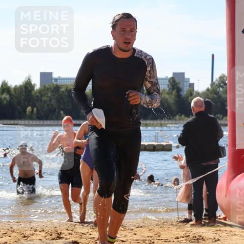 07.09.2025 - 19. Norderstedt Triathlon Luisa Fischer http://msf.ph/oto/8764667 07.09.2025 12:33:51 Schwimmen 232, 331, 799, 1299, 1354, 1389 meine-sportfotos.de