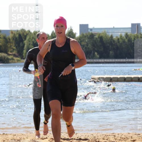 07.09.2025 - 19. Norderstedt Triathlon Luisa Fischer http://msf.ph/oto/8764766 07.09.2025 12:34:20 Schwimmen 230, 240, 311, 1259 meine-sportfotos.de
