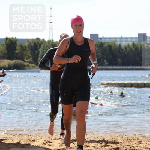 07.09.2025 - 19. Norderstedt Triathlon Luisa Fischer http://msf.ph/oto/8764769 07.09.2025 12:34:21 Schwimmen 230, 240, 311, 1259 meine-sportfotos.de