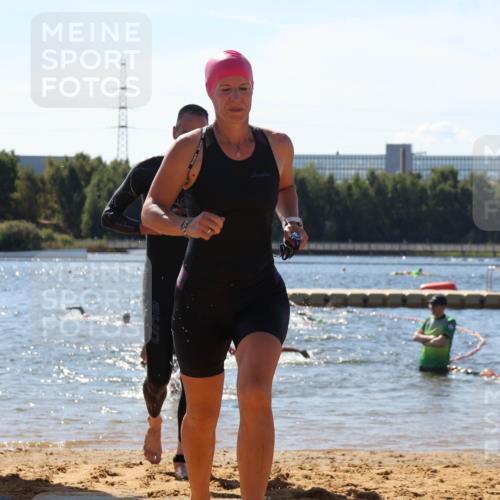 07.09.2025 - 19. Norderstedt Triathlon Luisa Fischer http://msf.ph/oto/8764782 07.09.2025 12:34:21 Schwimmen 230, 240, 311, 1259 meine-sportfotos.de