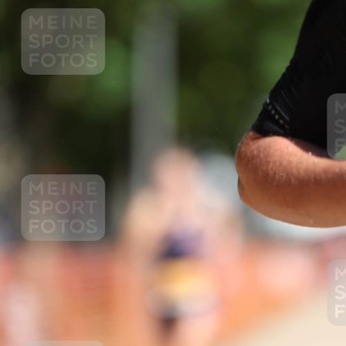 07.09.2025 - 19. Norderstedt Triathlon Michael Strokosch http://msf.ph/oto/8764796 07.09.2025 11:31:27 Laufen 1160, 1198 meine-sportfotos.de