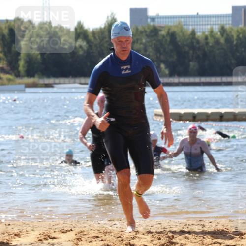 07.09.2025 - 19. Norderstedt Triathlon Luisa Fischer http://msf.ph/oto/8764810 07.09.2025 12:34:27 Schwimmen 230, 240, 1215, 1259 meine-sportfotos.de