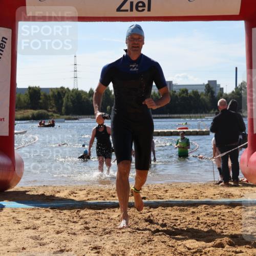 07.09.2025 - 19. Norderstedt Triathlon Luisa Fischer http://msf.ph/oto/8764839 07.09.2025 12:34:29 Schwimmen 211, 230, 1215, 1259 meine-sportfotos.de
