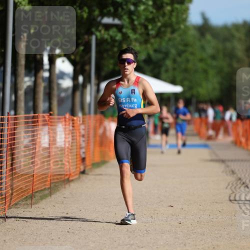 07.09.2025 - 19. Norderstedt Triathlon Michael Strokosch http://msf.ph/oto/8764874 07.09.2025 10:48:42 Laufen 654 meine-sportfotos.de