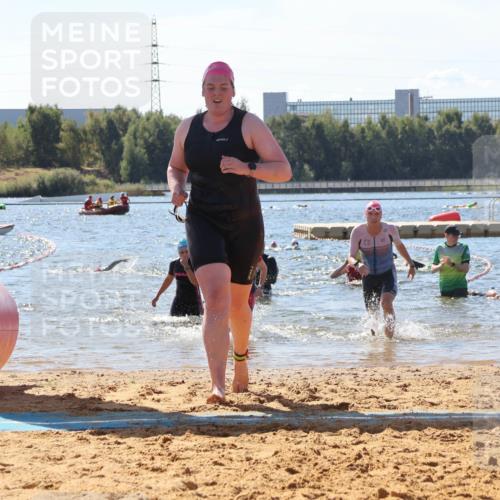 07.09.2025 - 19. Norderstedt Triathlon Luisa Fischer http://msf.ph/oto/8764883 07.09.2025 12:34:33 Schwimmen 211, 230, 241, 855, 1215 meine-sportfotos.de