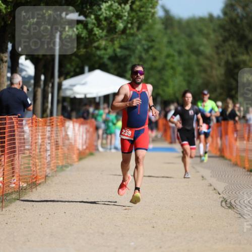 07.09.2025 - 19. Norderstedt Triathlon Michael Strokosch http://msf.ph/oto/8764897 07.09.2025 11:31:35 Laufen 238 meine-sportfotos.de