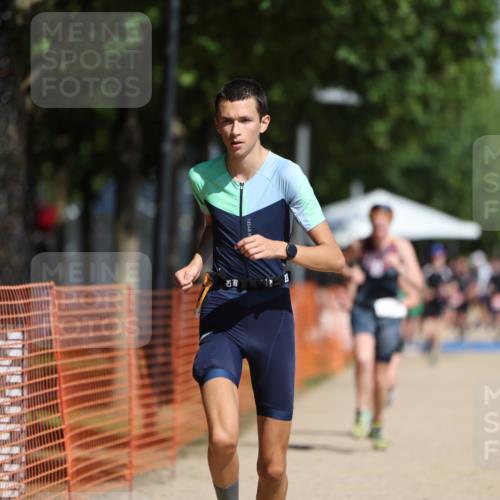 07.09.2025 - 19. Norderstedt Triathlon Michael Strokosch http://msf.ph/oto/8765082 07.09.2025 12:13:28 Laufen 765, 1161, 1182, 1190 meine-sportfotos.de