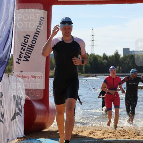 07.09.2025 - 19. Norderstedt Triathlon Luisa Fischer http://msf.ph/oto/8765145 07.09.2025 12:34:56 Schwimmen 242, 310, 318, 339, 344, 350, 805, 1356 meine-sportfotos.de