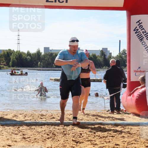 07.09.2025 - 19. Norderstedt Triathlon Luisa Fischer http://msf.ph/oto/8765301 07.09.2025 12:35:20 Schwimmen 160, 842 meine-sportfotos.de