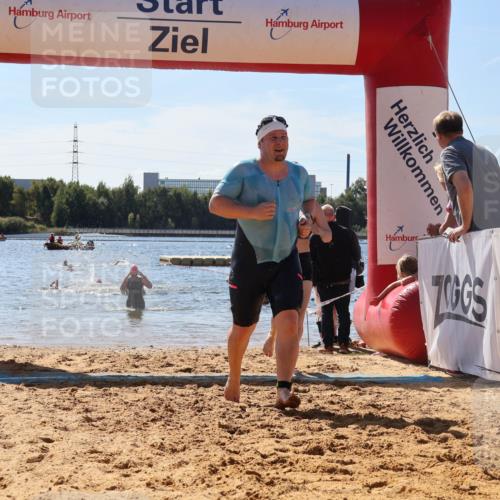 07.09.2025 - 19. Norderstedt Triathlon Luisa Fischer http://msf.ph/oto/8765314 07.09.2025 12:35:20 Schwimmen 160, 842 meine-sportfotos.de