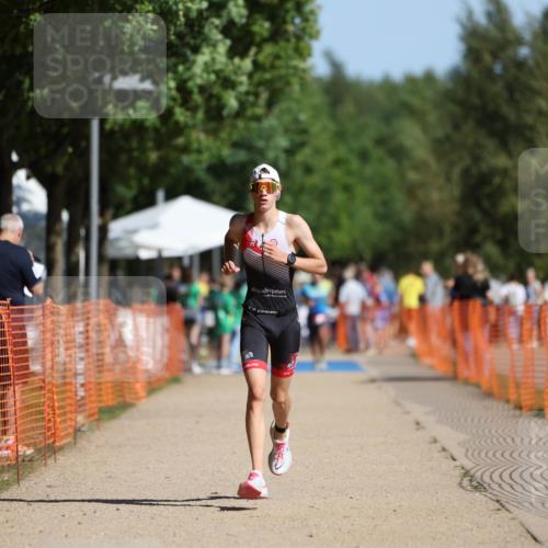 07.09.2025 - 19. Norderstedt Triathlon Michael Strokosch http://msf.ph/oto/8765346 07.09.2025 11:31:50 Laufen 200, 1176 meine-sportfotos.de