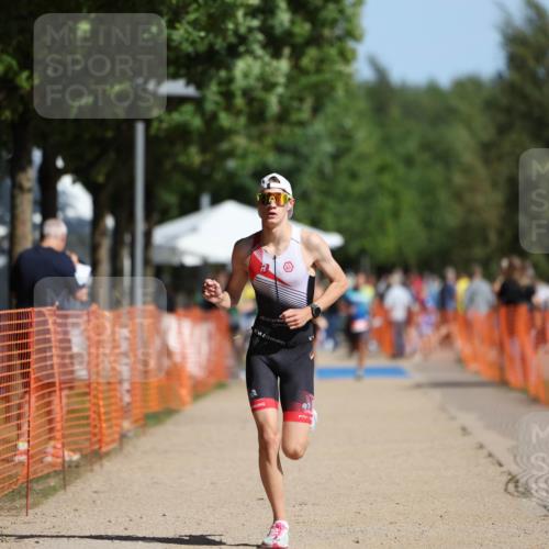 07.09.2025 - 19. Norderstedt Triathlon Michael Strokosch http://msf.ph/oto/8765379 07.09.2025 11:31:51 Laufen 200, 1176 meine-sportfotos.de