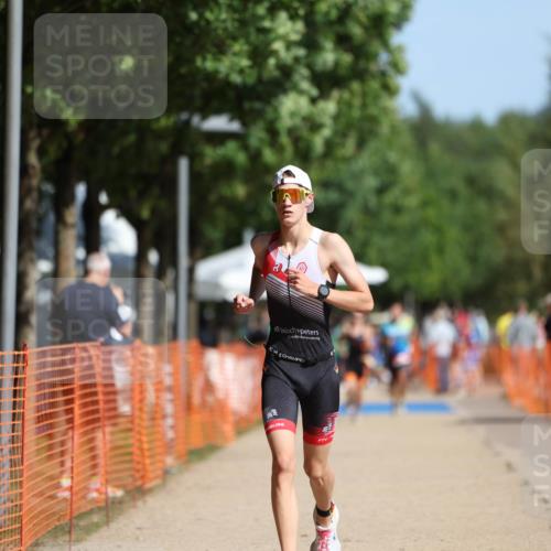 07.09.2025 - 19. Norderstedt Triathlon Michael Strokosch http://msf.ph/oto/8765408 07.09.2025 11:31:51 Laufen 200, 1176 meine-sportfotos.de