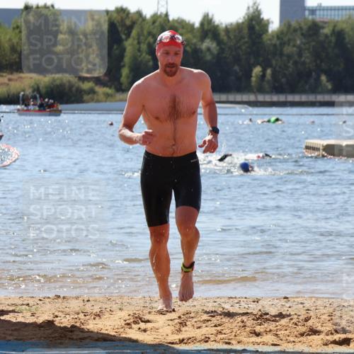07.09.2025 - 19. Norderstedt Triathlon Luisa Fischer http://msf.ph/oto/8765414 07.09.2025 12:35:42 Schwimmen 317, 345, 348, 747 meine-sportfotos.de