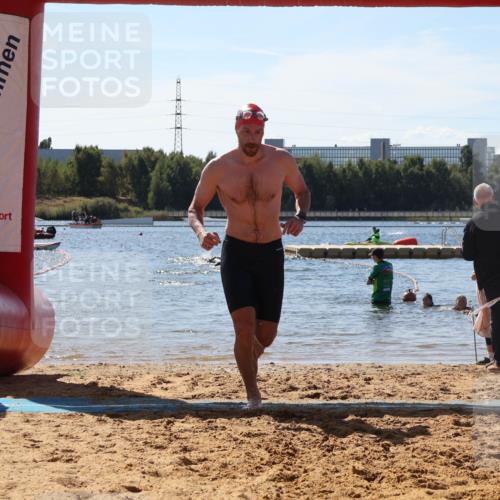 07.09.2025 - 19. Norderstedt Triathlon Luisa Fischer http://msf.ph/oto/8765433 07.09.2025 12:35:43 Schwimmen 317, 345, 348 meine-sportfotos.de