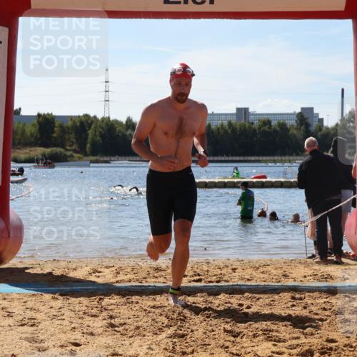 07.09.2025 - 19. Norderstedt Triathlon Luisa Fischer http://msf.ph/oto/8765438 07.09.2025 12:35:44 Schwimmen 317, 345, 348 meine-sportfotos.de