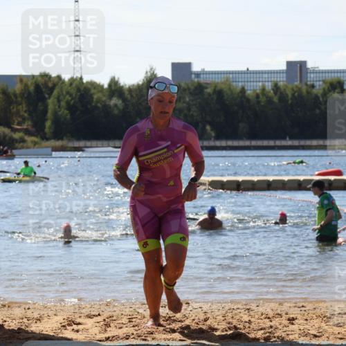 07.09.2025 - 19. Norderstedt Triathlon Luisa Fischer http://msf.ph/oto/8765455 07.09.2025 12:36:08 Schwimmen 235 meine-sportfotos.de
