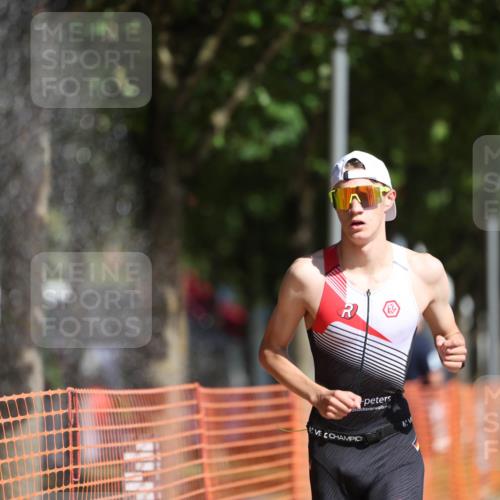 07.09.2025 - 19. Norderstedt Triathlon Michael Strokosch http://msf.ph/oto/8765473 07.09.2025 11:31:53 Laufen 1176 meine-sportfotos.de