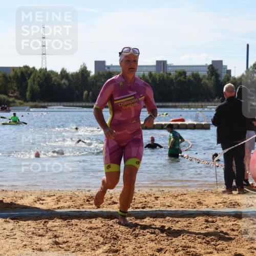 07.09.2025 - 19. Norderstedt Triathlon Luisa Fischer http://msf.ph/oto/8765477 07.09.2025 12:36:09 Schwimmen 235 meine-sportfotos.de
