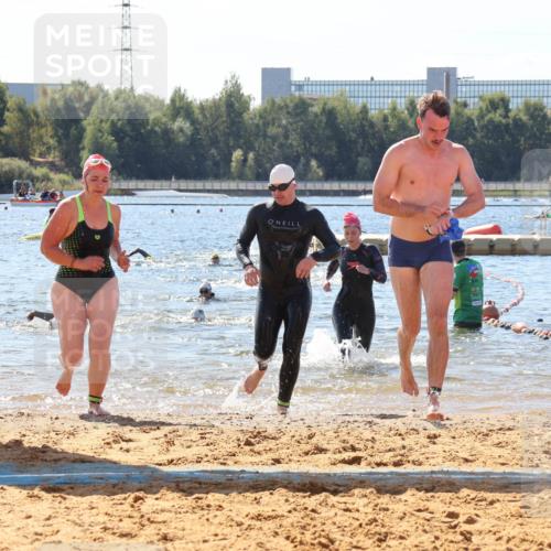 07.09.2025 - 19. Norderstedt Triathlon Luisa Fischer http://msf.ph/oto/8765512 07.09.2025 12:36:21 Schwimmen 235, 264, 1353 meine-sportfotos.de
