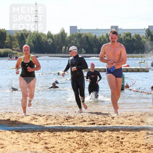 07.09.2025 - 19. Norderstedt Triathlon Luisa Fischer http://msf.ph/oto/8765515 07.09.2025 12:36:21 Schwimmen 235, 264, 1353 meine-sportfotos.de