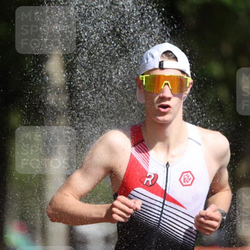 07.09.2025 - 19. Norderstedt Triathlon Michael Strokosch http://msf.ph/oto/8765519 07.09.2025 11:31:54 Laufen 1176 meine-sportfotos.de
