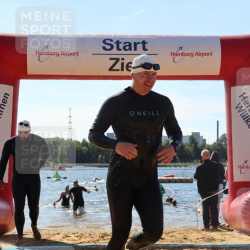 07.09.2025 - 19. Norderstedt Triathlon Luisa Fischer http://msf.ph/oto/8765657 07.09.2025 12:36:38 Schwimmen 193, 206, 324, 332 meine-sportfotos.de
